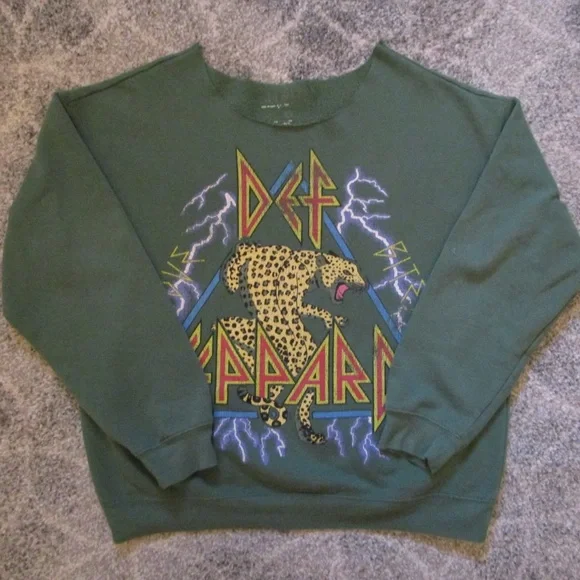 Urban Outfitters Tops Def Leppard Crewneck Poshmark
